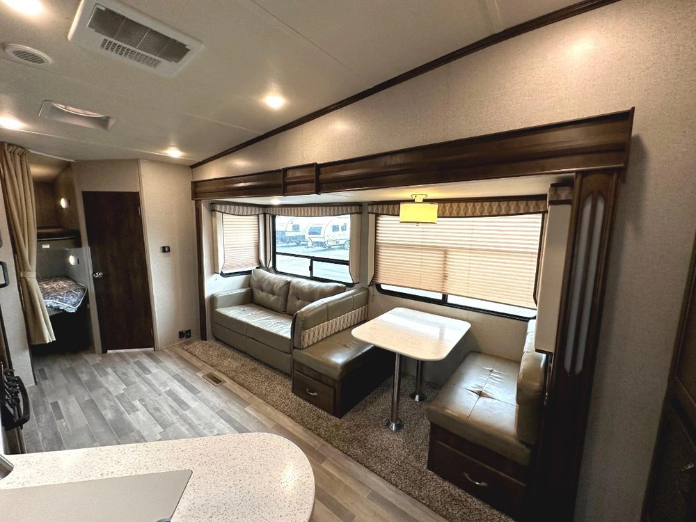 Dutchmen Astoria 3013bhf 2018 alt