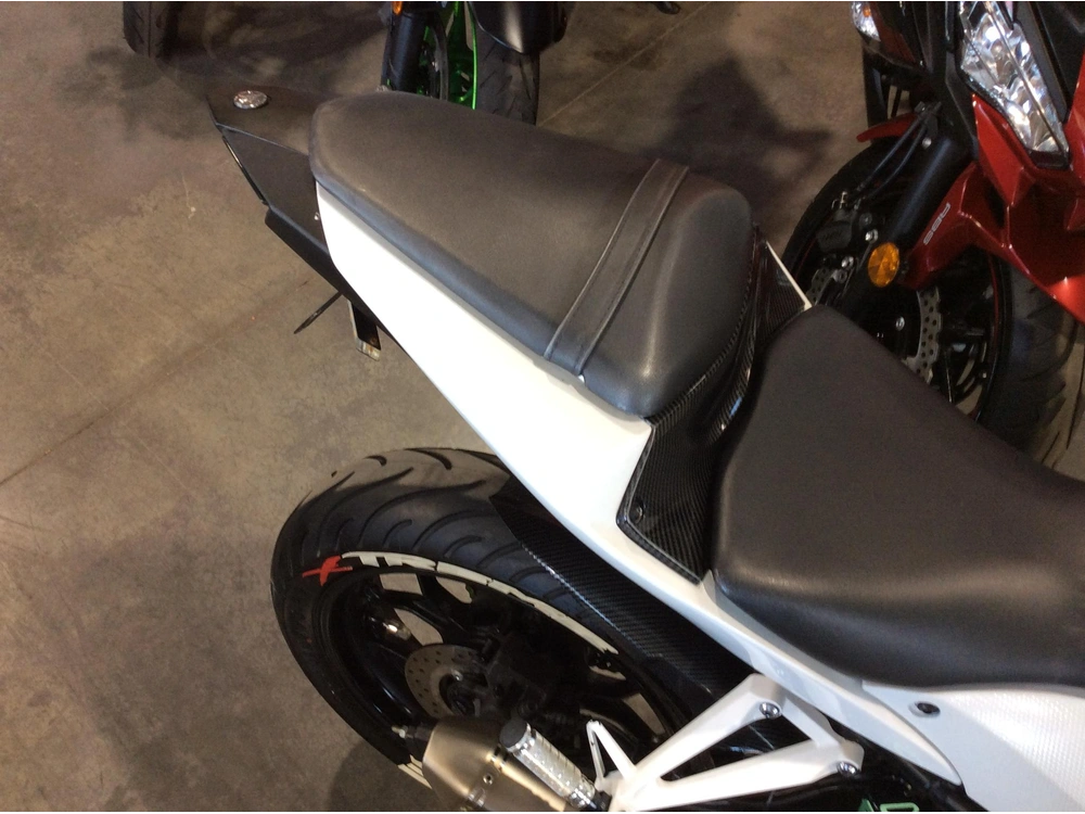 Yamaha R3 2017 alt