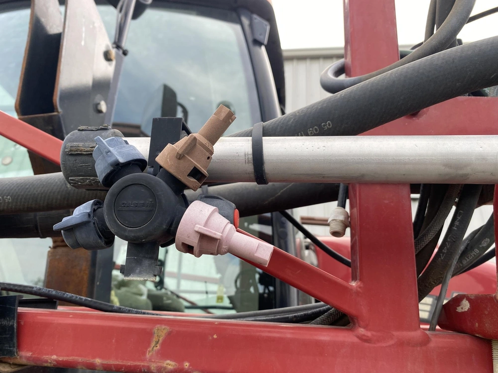 Case Ih Patriot 3330 2011 alt