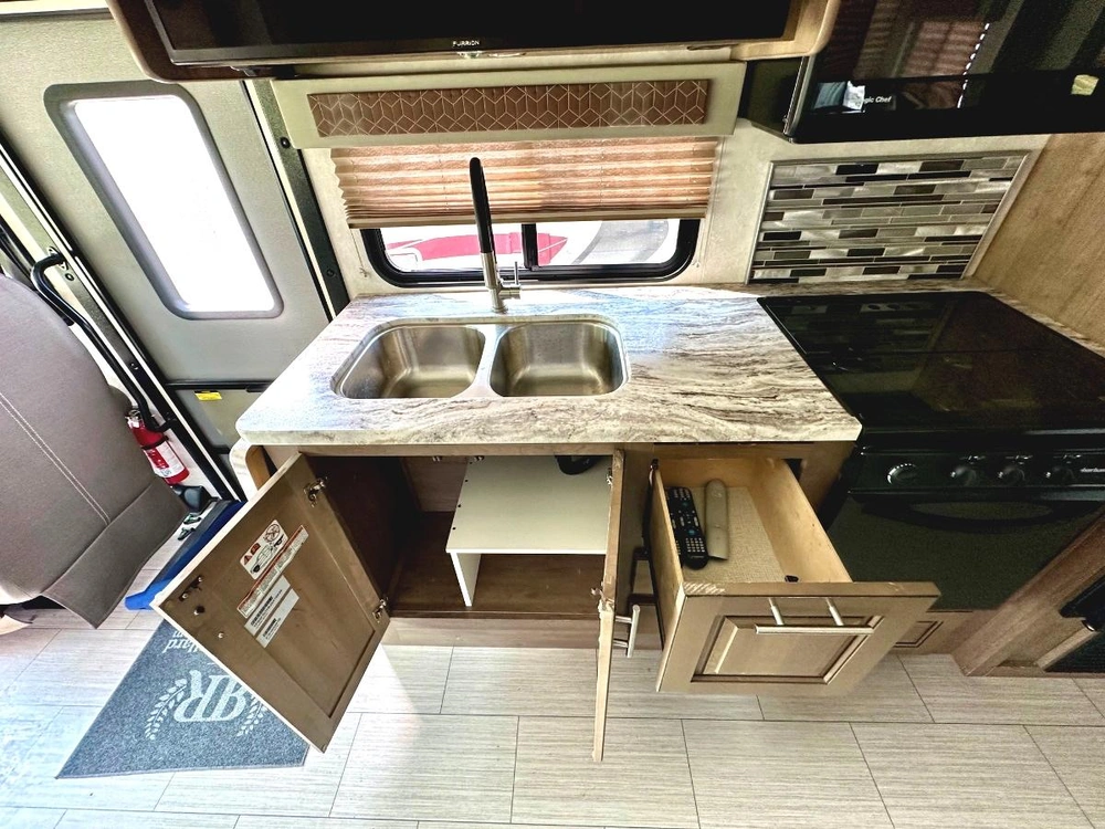 2019 Forest River Fr3 30ds alt