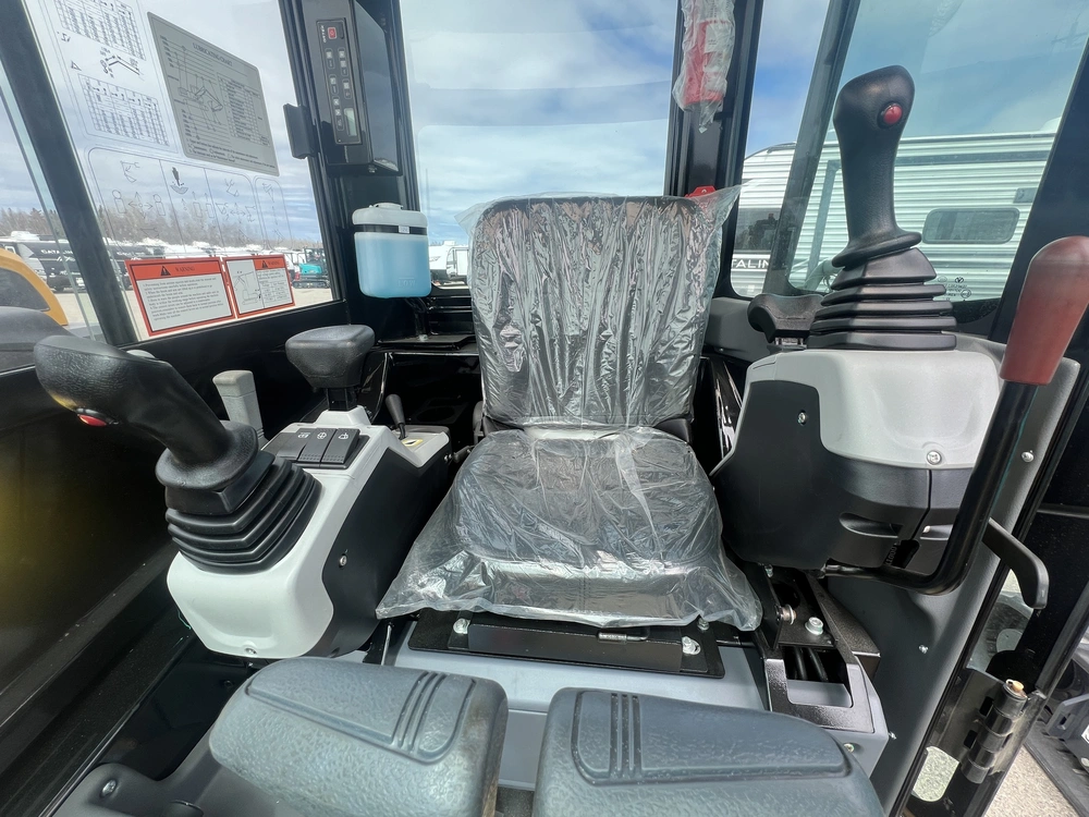 2026 Wolf We26 Cab alt