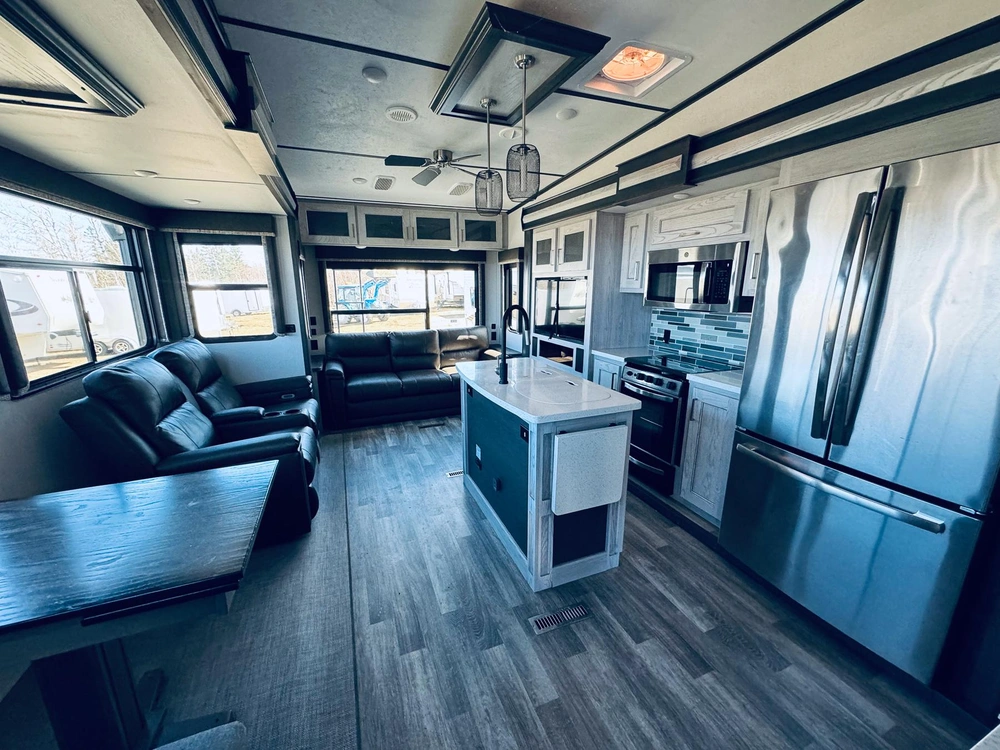 2021 Keystone Rv Montana High Country 385 Br alt
