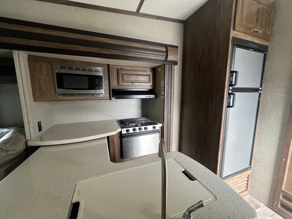 2017 Keystone Rv Cougar 29 Res alt