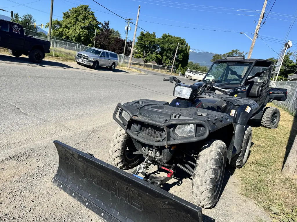 2012 Polaris SPORTSMAN 550 WITH PLOW
