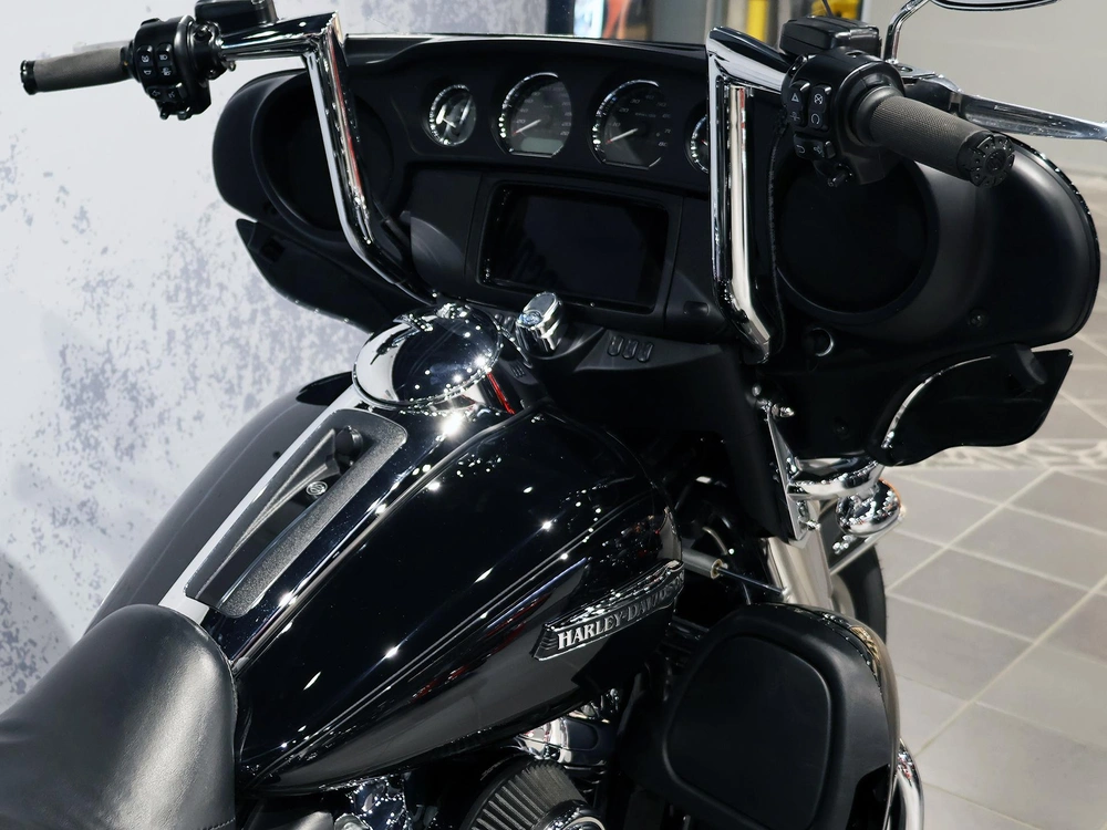 Harley-Davidson Tri Glide Ultra FLHTCUTG 2020 — photo 8