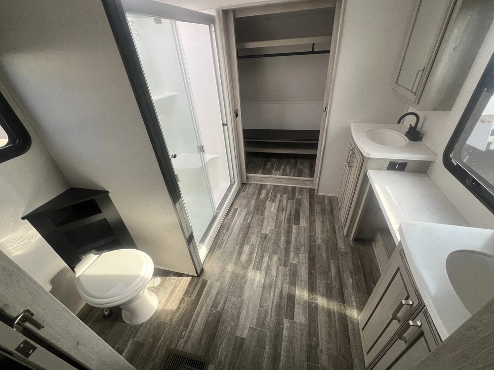 2022 Keystone Rv Alpine 3910rk alt