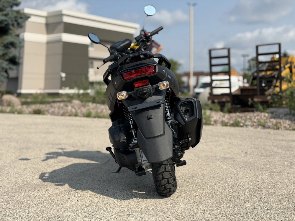 2026 Yamaha Zuma 125 alt