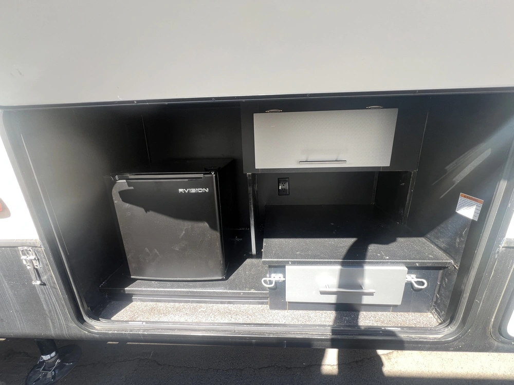 2019 Keystone Rv Montana 385br alt