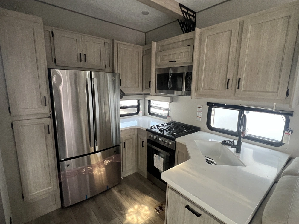 2026 Coachmen Catalina 44condo alt