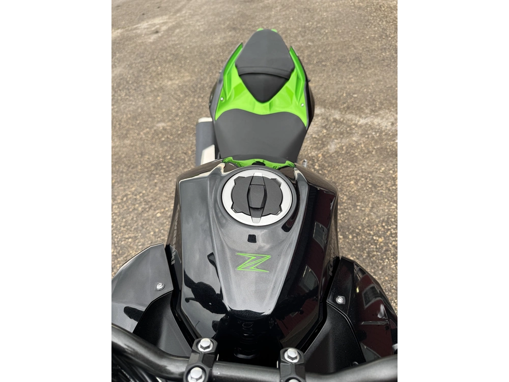 2019 Kawasaki Z400 alt