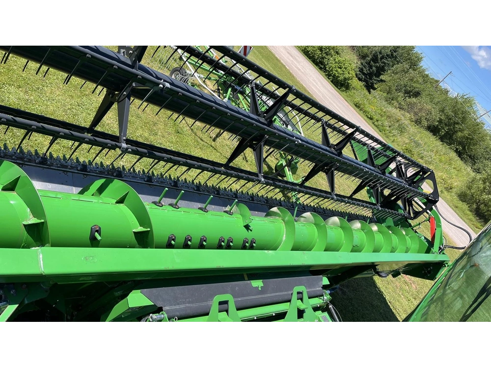 2023 John Deere 635f alt