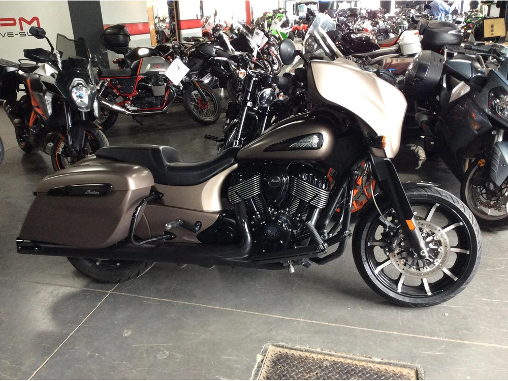 Indian Motorcycle Chief Dark Horse 2019 alt
