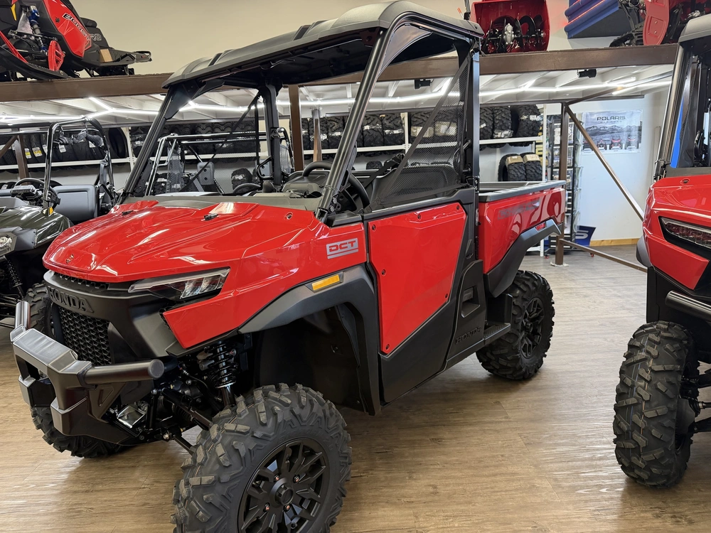 2026 Honda Pioneer 1000-3 Deluxe alt