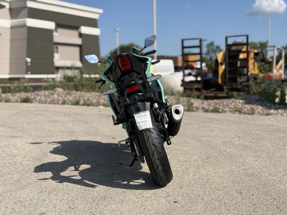 2026 Yamaha Yzf-r3 alt