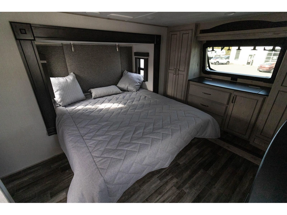 2021 Keystone Rv Alpine 3650 Rl alt