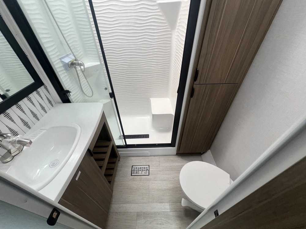 2025 Forest River Wildwood 40fden alt