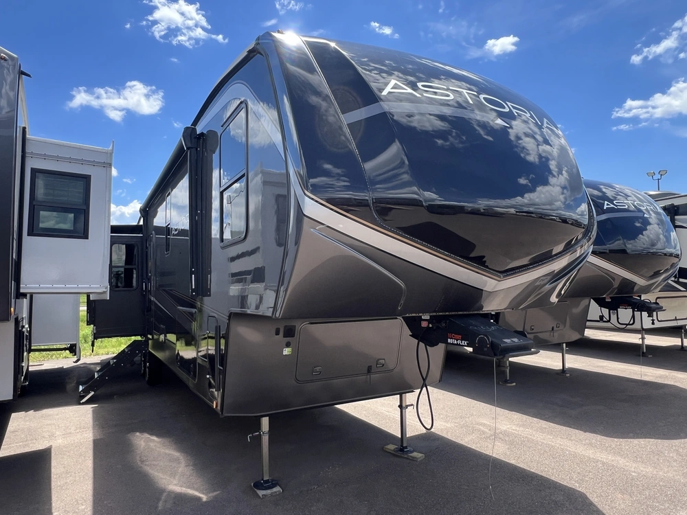 2025 Dutchmen Astoria 3553mb alt