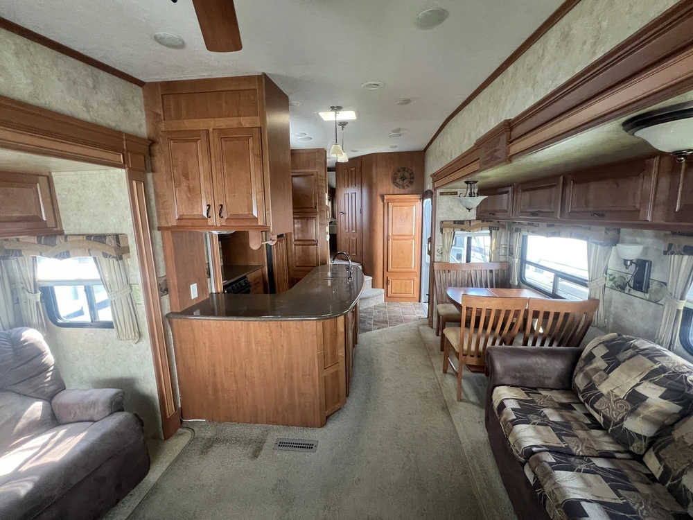2010 Jayco Designer 35 Rlts alt