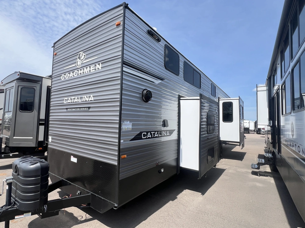 2026 Coachmen Catalina 44condo alt