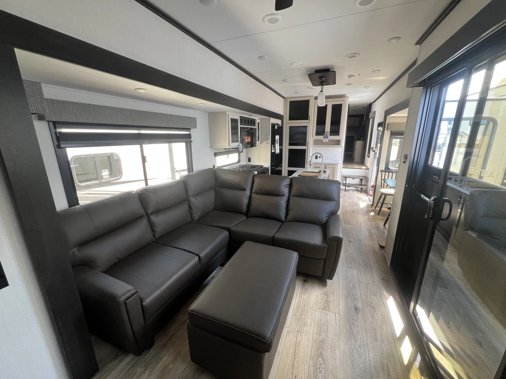 2025 Forest River Sabre 33rlp alt