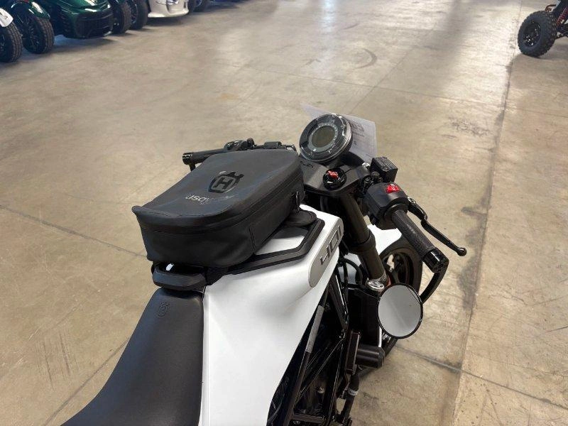Husqvarna Vitpilen 401 Abs 2022 alt