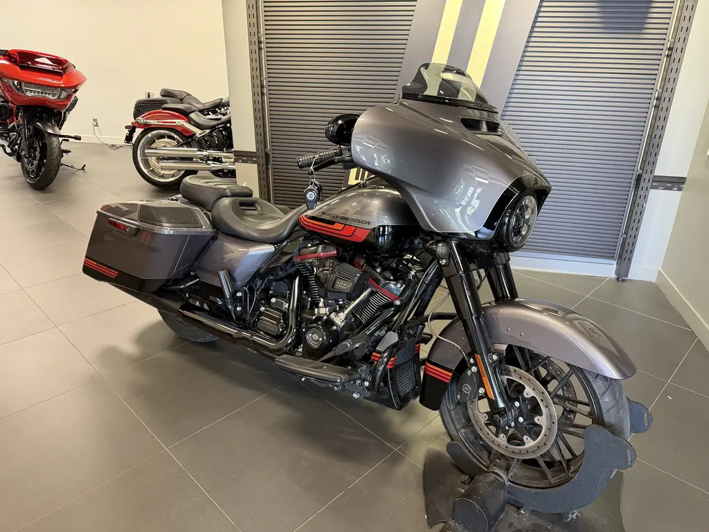 2020 Harley-Davidson CVO Street Glide FLHXSEFLHXSE