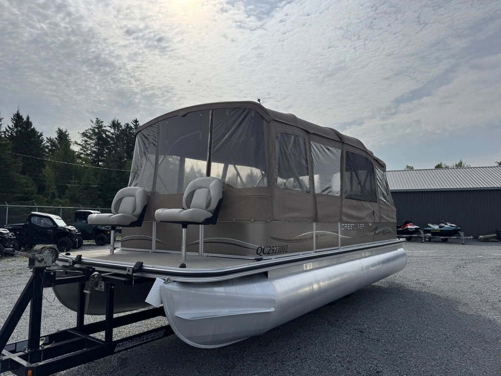 Crestliner Crestliner 23pi 2010 alt