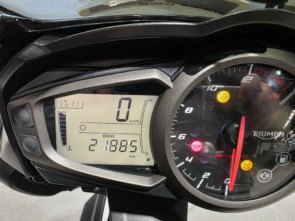 Triumph Street Triple 2020 alt