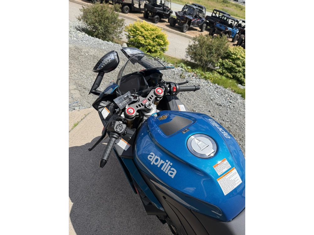 2027 Aprilia Rsv4 1100 - Stingray Blue alt