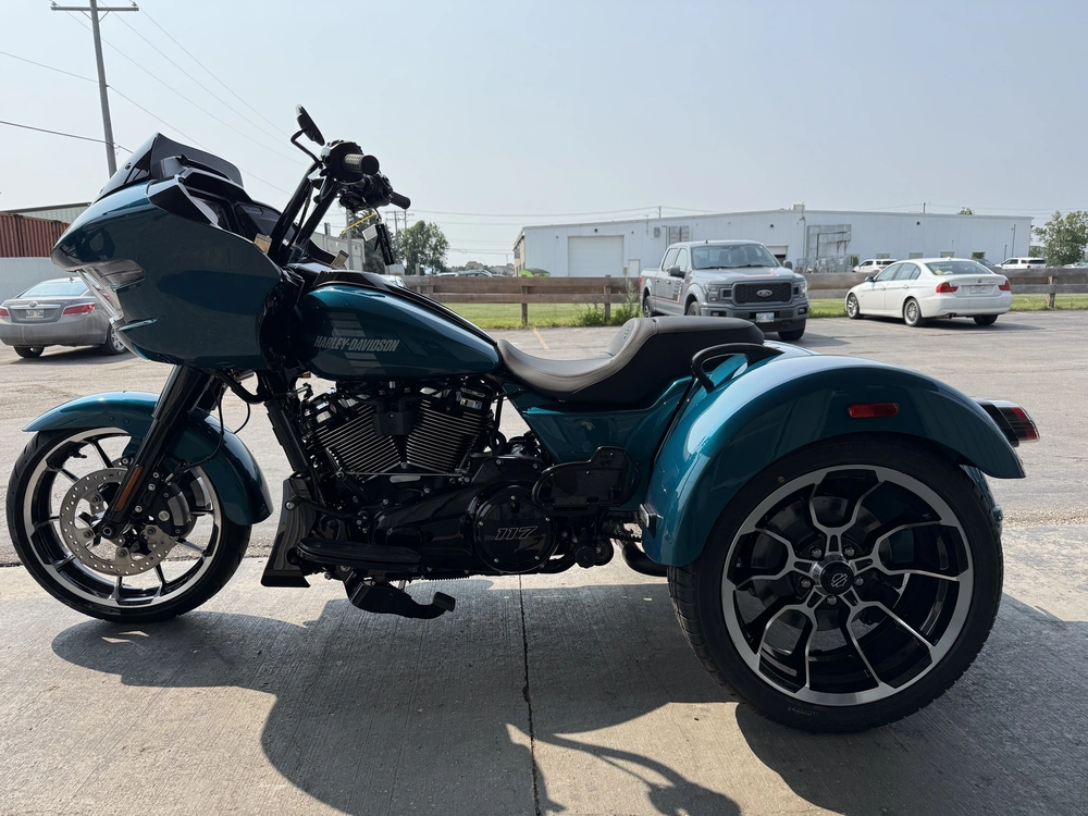 2026 Harley-davidson Road Glide 3 alt