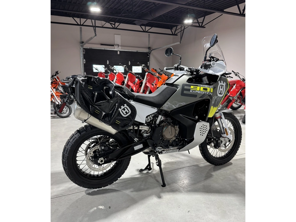 Husqvarna Norden 901 Expeditio 2025 alt