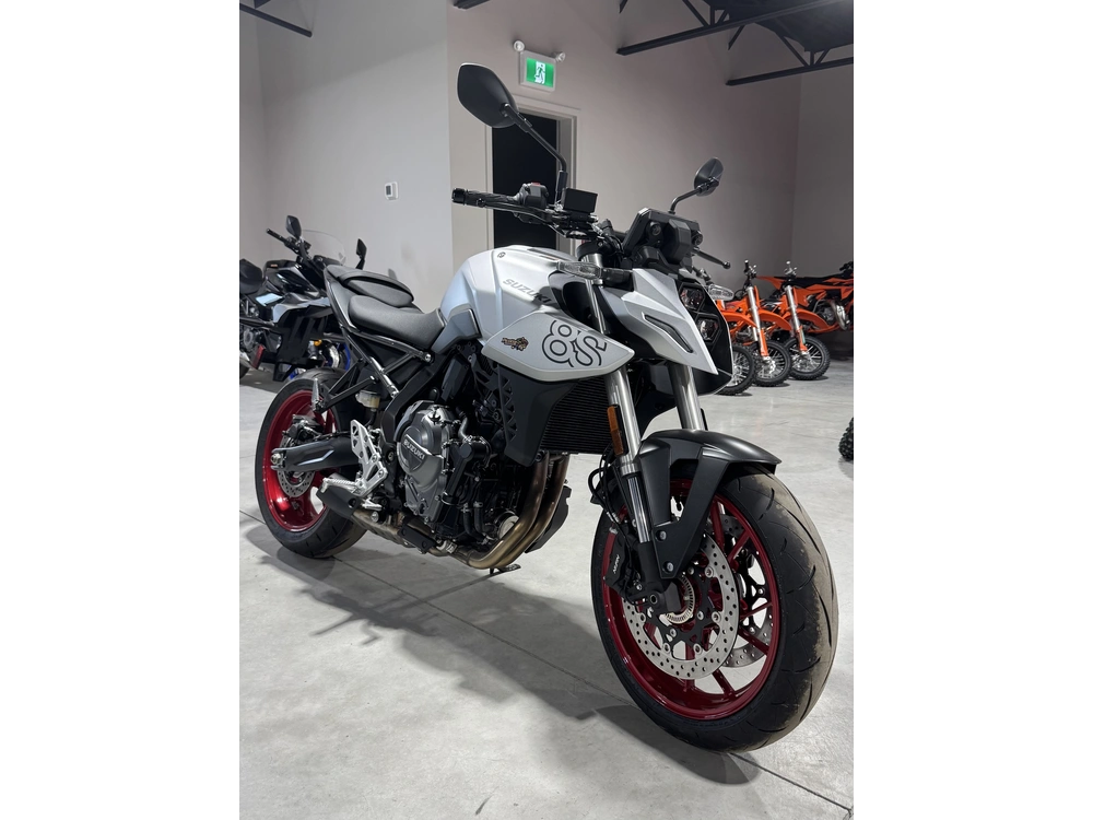 2025 Suzuki Gsx-8sm5 alt