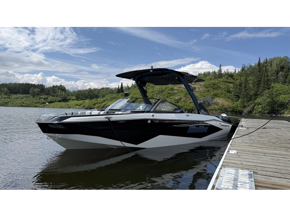 2026 Malibu 22 Lsv alt