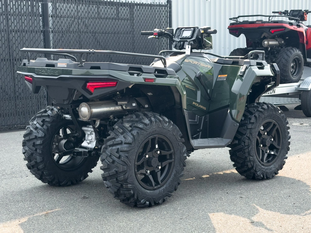 2026 Polaris Sportsman 570 Premium - 40th Anniversary Edition Treeline Green Metallic alt