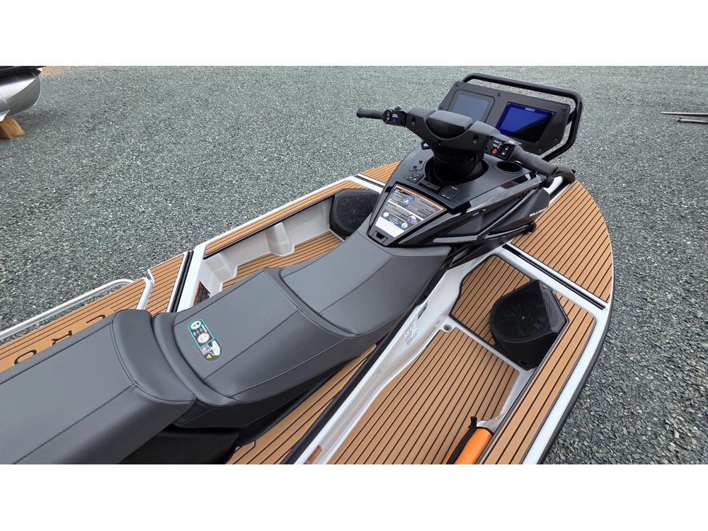 2026 Yamaha Crosswave alt