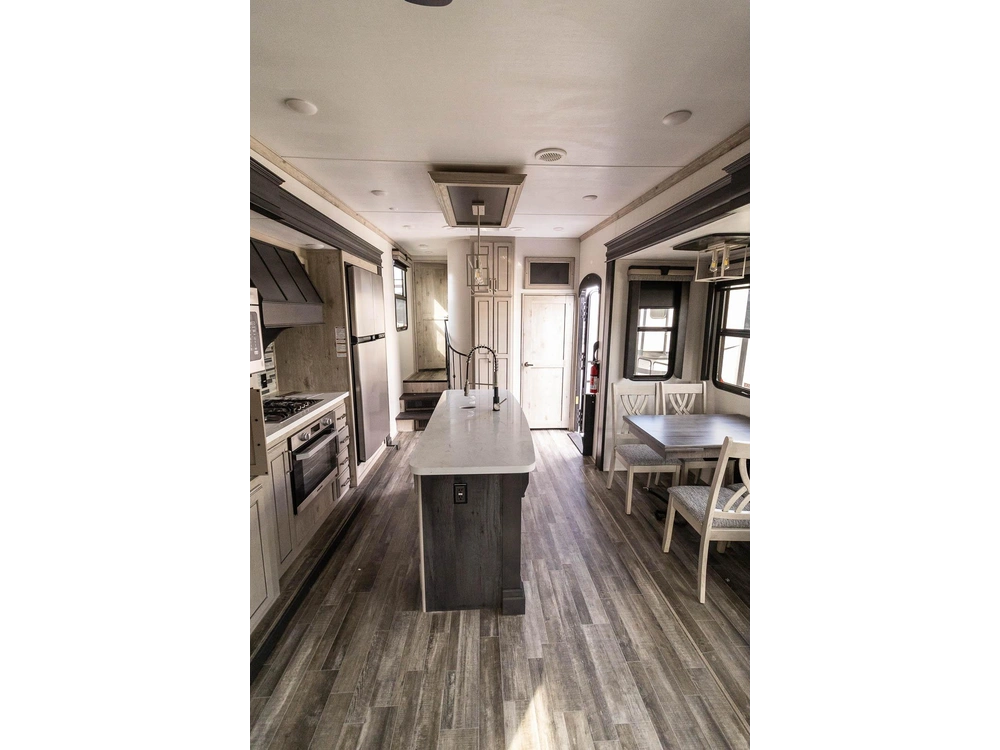 2021 Keystone Rv Alpine 3650 Rl alt