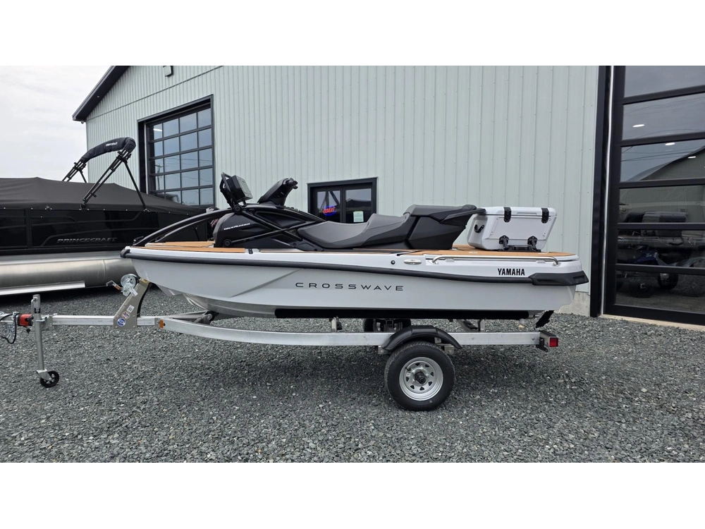 2026 Yamaha Crosswave alt