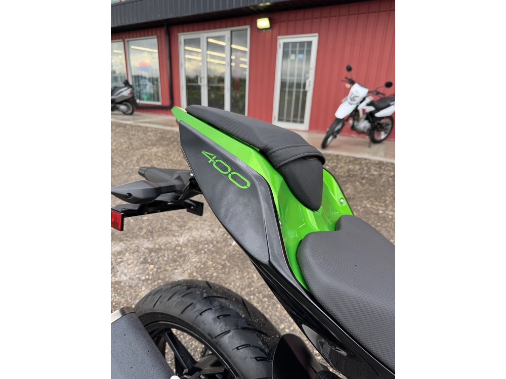 2019 Kawasaki Z400 alt