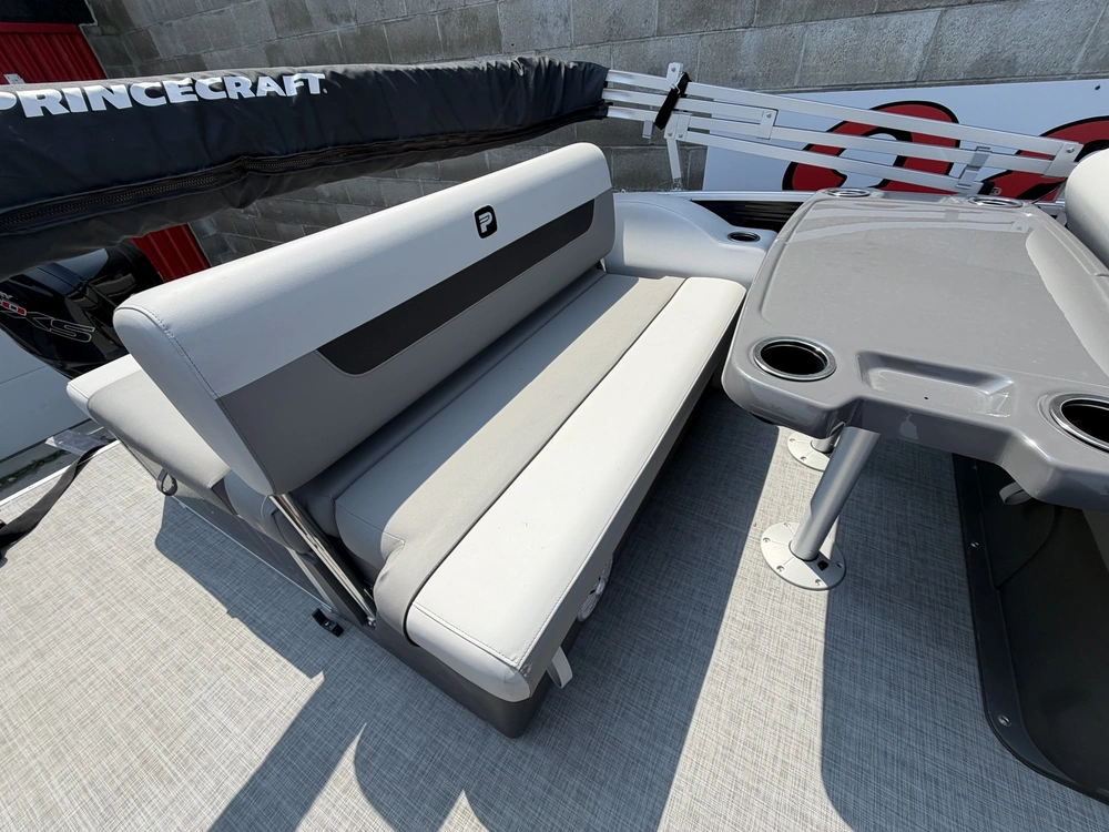 2025 Princecraft Vectra 21 alt