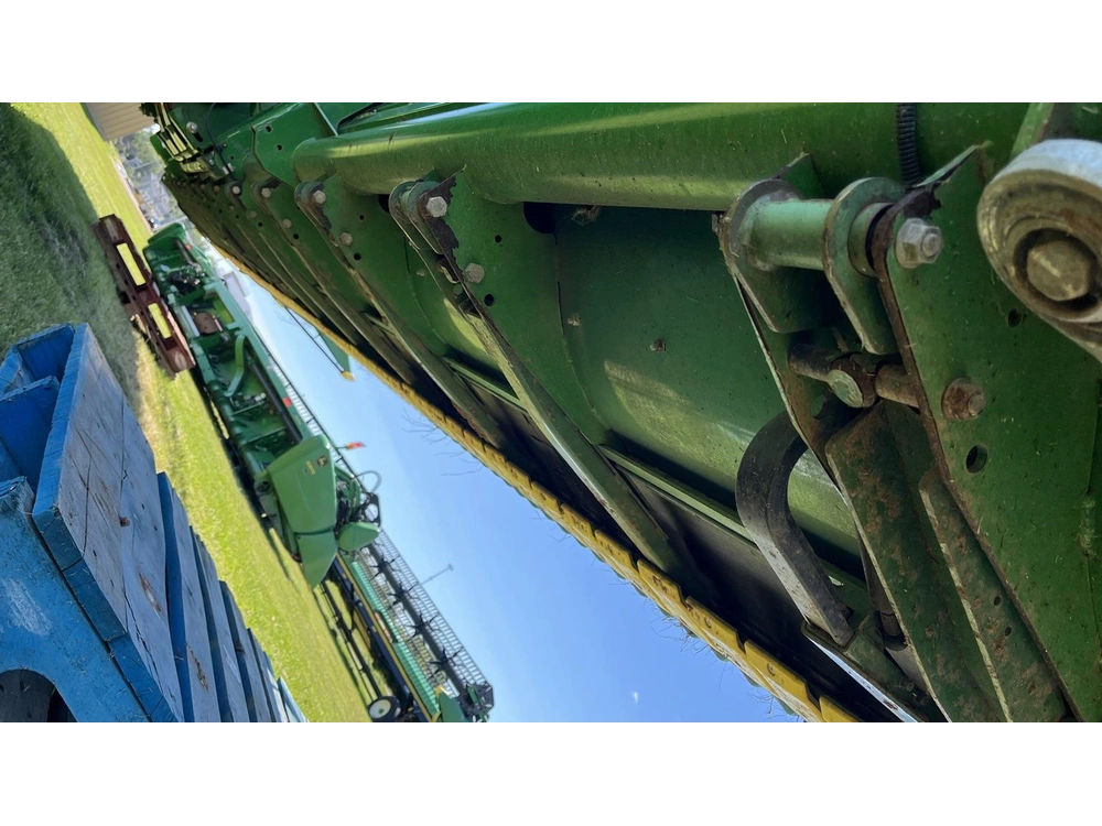2023 John Deere 635f alt