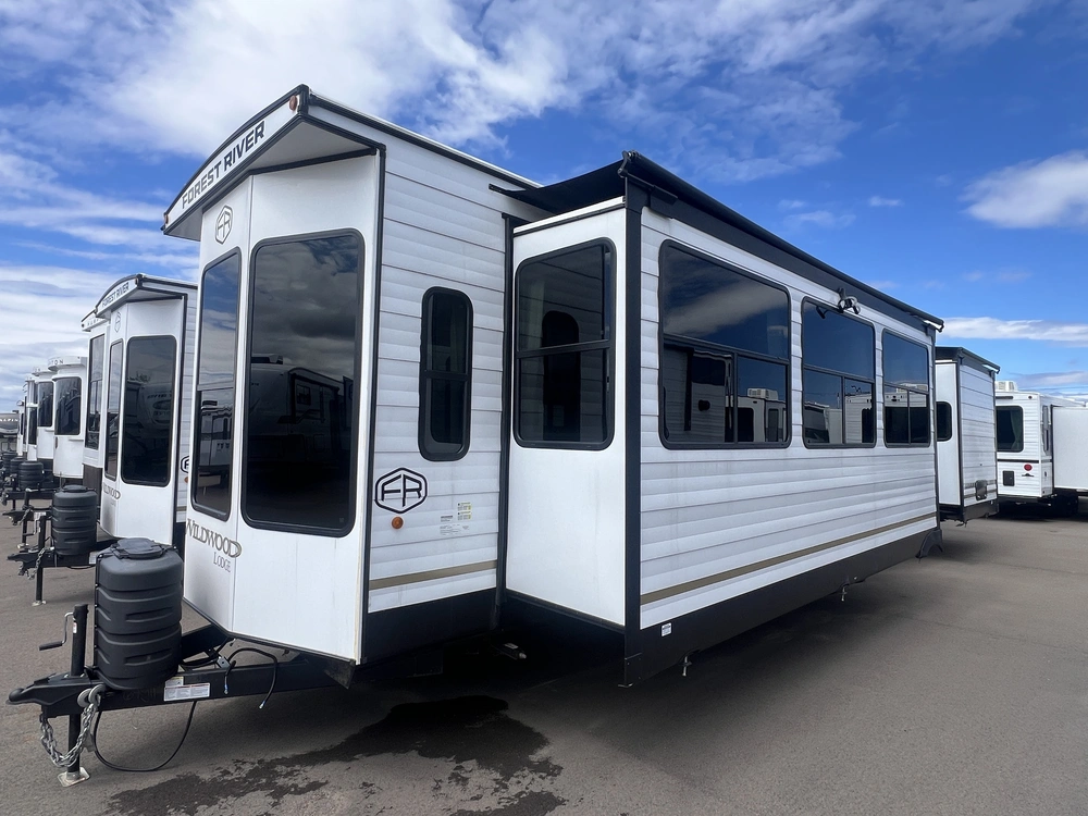 2025 Forest River Wildwood 40fden alt