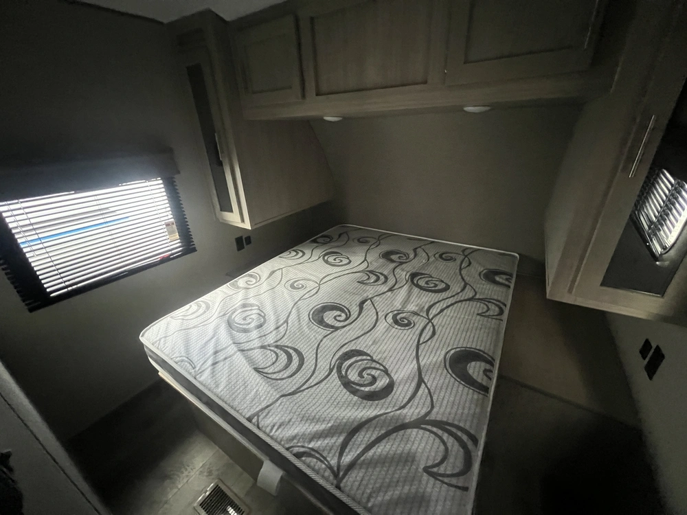 2022 Coachmen Catalina 323bhdsckle alt