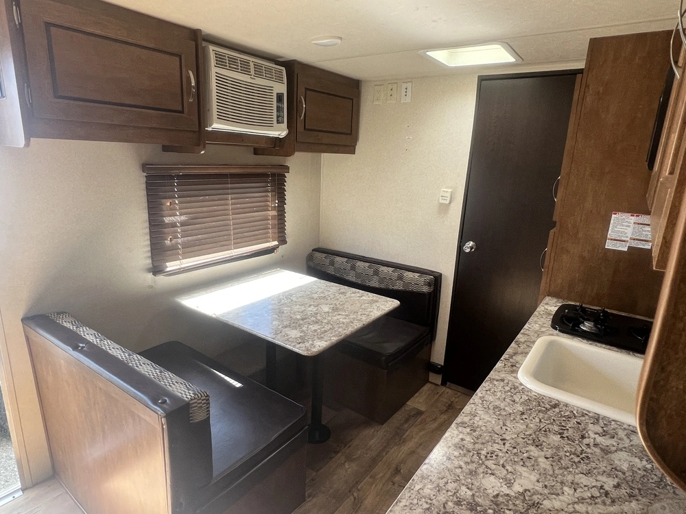 2017 Forest River Wildwood 186rb alt