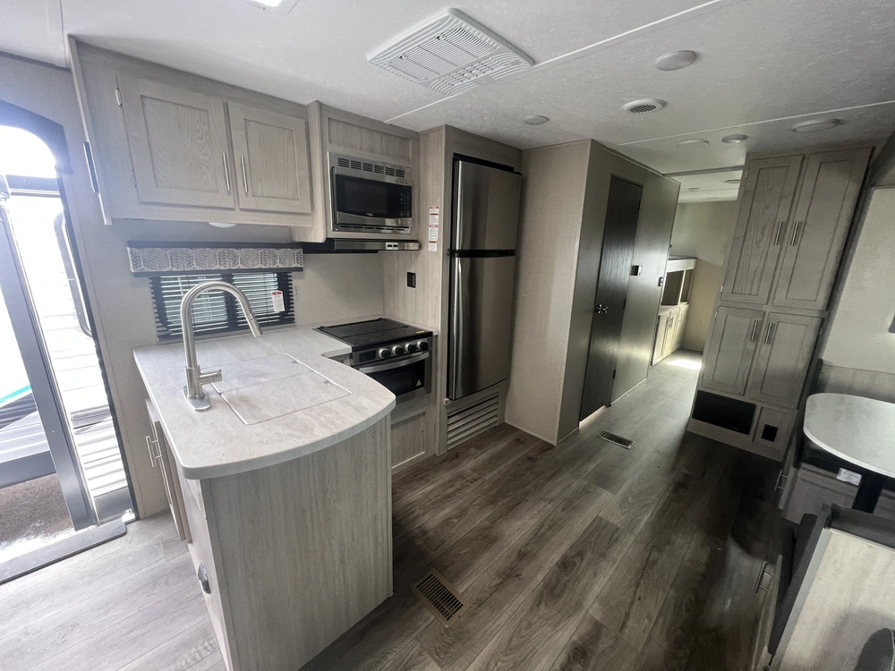 2023 Coachmen Catalina 343bhtsck alt