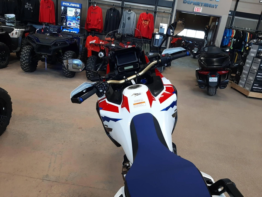 2026 Honda Africa Twin Adventure Sports Es alt