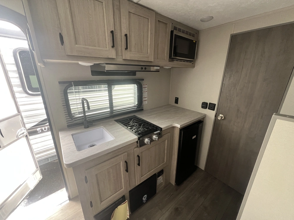 2024 Coachmen Catalina 164bhx alt