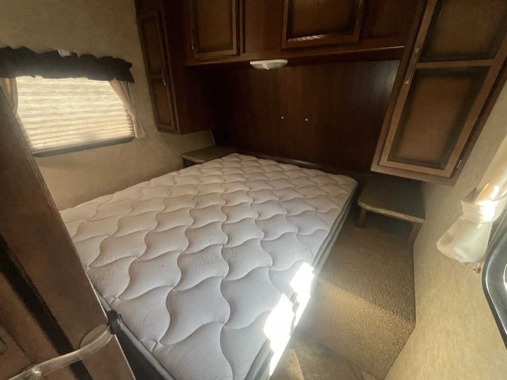 2014 Crossroads Zinger 310sb alt