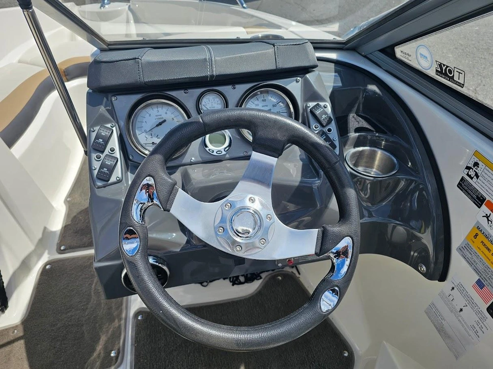2014 Larson Lx195s alt