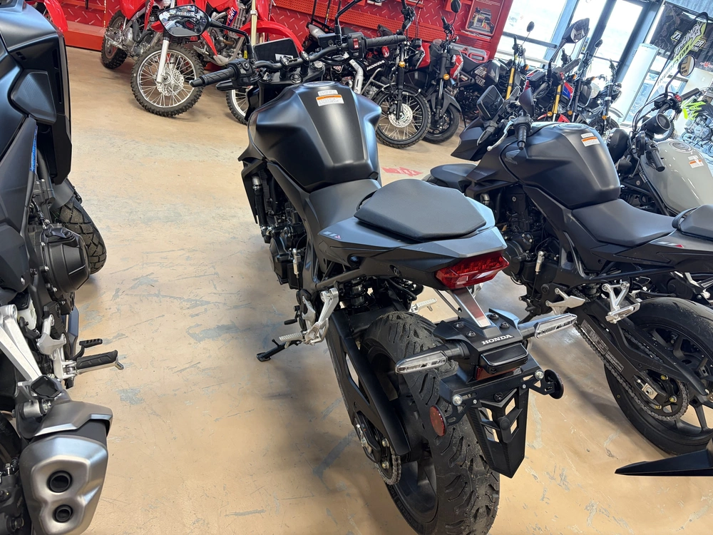 2025 Honda Cb500f Abs - Matte Black Metallic alt