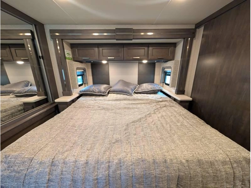 Thor Motor Coach Palazzo 37.4 2023 alt